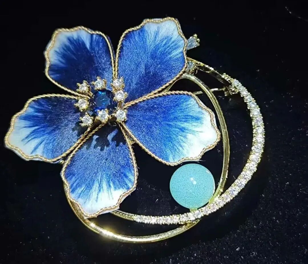 知兰堂 汝瓷釉滴胸针